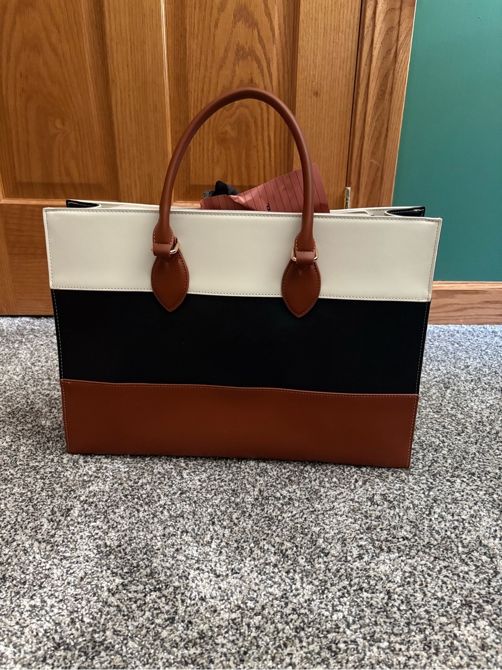 Lovevook Tote Bag NWOT - Picture 2 of 2